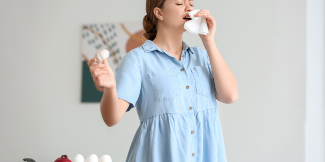 Discover how women can build resilience despite allergies. Get practical tips, recipes, and insights to lead a thriving, allergy-friendly life.